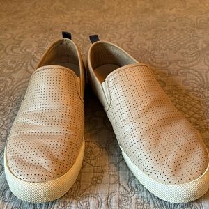Tommy Bahama slip on sneakers
